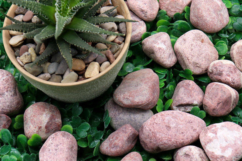 Red Granite Pebbles - Matt Red Stone for Landscaping & Décor